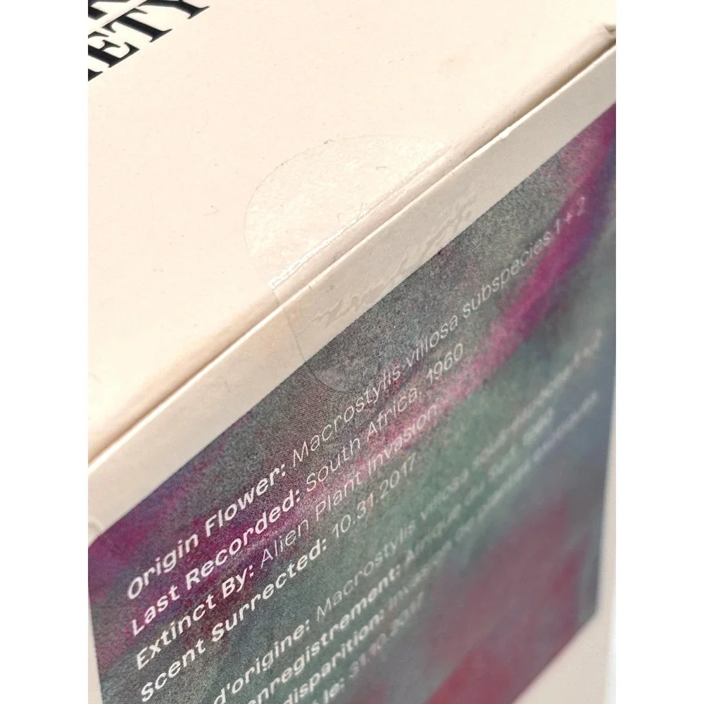 Future Society Haunted Rose Scented Candle 10oz 54‎ Hour Burn NIB Soy Blend USA